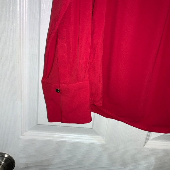 Calvin Klein red split neck long sleeve top Sz L petite button turn back cuffs - Picture 2 of 9
